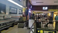Terjadi lonjakan penumpang Kereta Api pada libur panjang hari Maulid Nabi pekan ini. PT KAI menambah kapasitas tempat duduk penumpang.