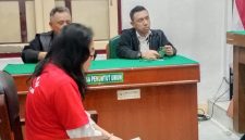 Githa Rubyanah terdakwa kasus TPPO, menjalani sidang tuntutan di PN Medan, Senin (8/9/2025)