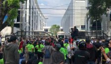 Aliansi Masyarakat Perjuangan Indonesia (AMPRI) sambangi DPRD Sumut. Foto: Topikseru.com/Agus Sinaga