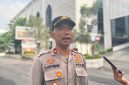 Kapolsek Medan Baru, Komisaris Polisi Hendrik Aritonang saat memberikan keterangan perihal misteri kematian jurnalis online, Nicolas Saragih, Medan,Sumatera Utara, Senin (8/9/2025).Foto: Topikseru.com/Agus Sinaga