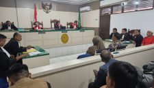 Dua saksi memberikan keterangan dalam kasus terdakwa Rahmadi di PN Tanjung Balai, Selasa (9/9/2025). Foto: Topikseru.com/M Agustian
