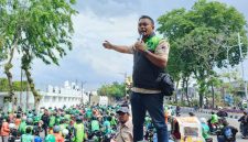 Ketua Godams, Agam, saat memimpin unjuk rasa di Kota Medan, Sumatera Utara. Selasa (9/9/2025). Foto: Topikseru.com/Agus Sinaga