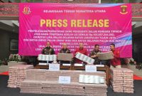 Kejati Sumut menerima Uang Pengganti (UP) yang disetorkan Adelin Lis sesaat sebelum bebas dari penjara. Dokumen Topikseru.com/Agustian