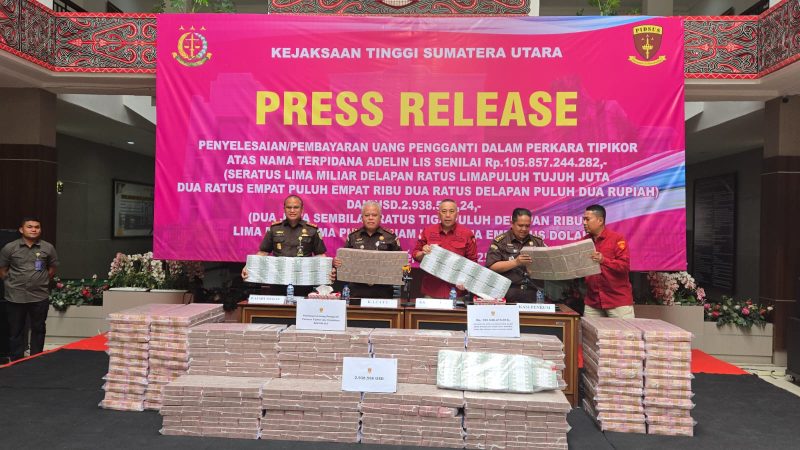 Kejati Sumut menerima Uang Pengganti (UP) yang disetorkan Adelin Lis sesaat sebelum bebas dari penjara. Dokumen Topikseru.com/Agustian
