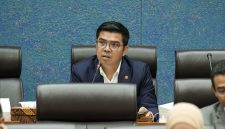 Anggota Komisi VII DPR RI Bane Raja Manalu menyambut positif kembalinya status green card (kartu hijau) untuk Geopark Caldera Toba