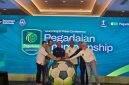 Direktur Sin Po TV Ariawan, Deputy Director planning, scheduling, and research development Indosiar Elkyin Gabriel, Komisaris Utama I.League Zainudin Amali, Direktur utama Pegadaian Damar Latri Setiawan, Direktur I.League Ferry Paulus, dan Direktur pemasaran, penjualan, dan pengembangan produk Pegadaian Selfie Dewiyanti (ki-ka) menekan tombol tanda diresmikannya Pegadaian Championship 2025/2026 secara simbolis di Hotel Adimulia, Medan, Jumat (12/9/2025).