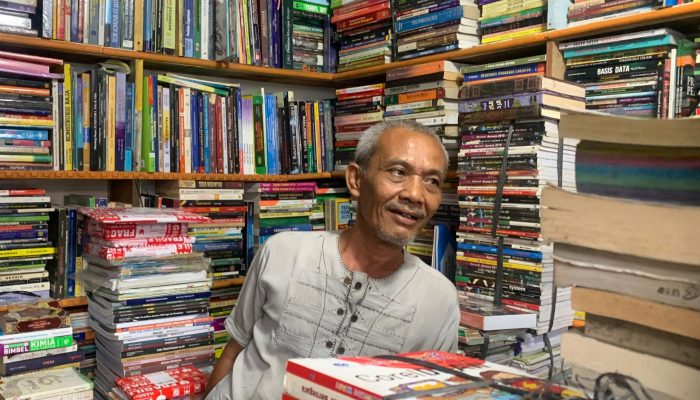 Hari Kunjung Perpustakaan dan Nasib Pedagang Buku Medan yang Terancam Penggusuran