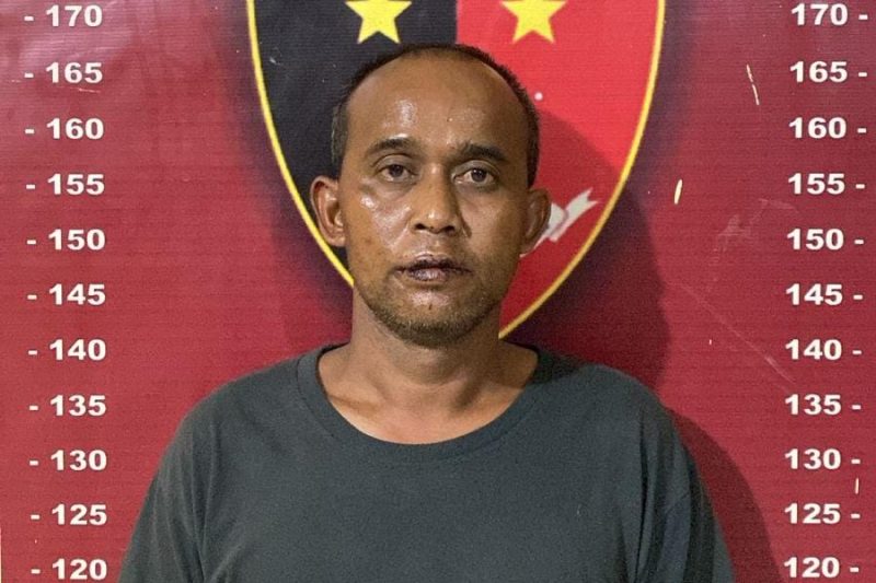 Pelaku begal teman sendiri, Dedi Irawanto, saat diamankan Polsek Tanjung Morawa. Foto: Dok.Polsek Tanjung Morawa
