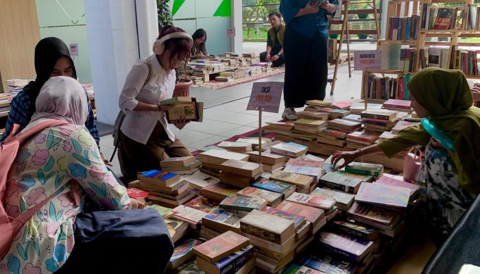 Peringati Hari Kunjung Perpustakaan 2025, USU Gelar Bazar Buku Murah dan Sharing Session