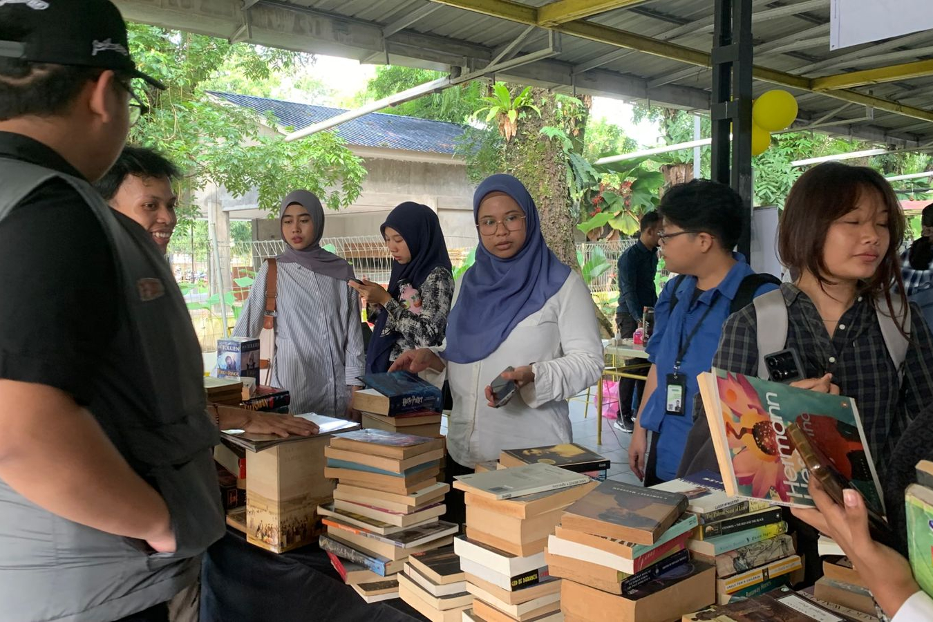 Hari Kunjung Perpustakaan