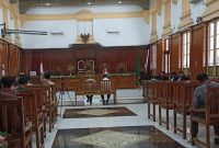 Dua terdakwa korupsi proyek Pelaksanaan Jalan Nasional (PJN) Wilayah I Medan, menjalani sidang dakwaan di Pengadilan Tipikor Medan, Rabu (17/9/2025). Foto: Topikseru.com/Agustian