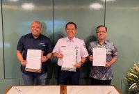 Dari kiri: Plt. Dirut PT Prima Indonesia Logistik, Ichwal Fauzi Harahap, Vice President KAI Divre I Sumut, Sofan Hidayah, Direktur PT Sei Mangkei Nusantara Tiga, David Christian Lumban Tobing di Easy Eats Cafe,Kota Medan, Sumatera Utara, Rabu (17/9/2025). Dok.PT KAI Sumut