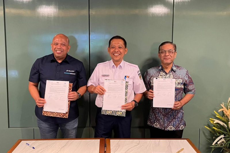 Dari kiri: Plt. Dirut PT Prima Indonesia Logistik, Ichwal Fauzi Harahap, Vice President KAI Divre I Sumut, Sofan Hidayah, Direktur PT Sei Mangkei Nusantara Tiga, David Christian Lumban Tobing di Easy Eats Cafe,Kota Medan, Sumatera Utara, Rabu (17/9/2025). Dok.PT KAI Sumut