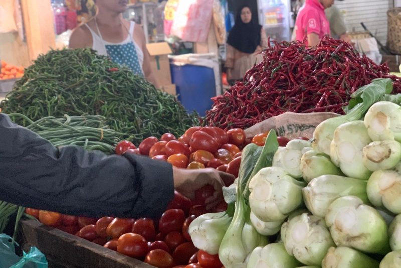Suasana di pasar tradisional Simpang Limun, Kecamatan Medan Amplas, Kota Medan, pada Sabtu (20/9/2025) pagi. Foto: Topikseru.com/Agus Sinaga