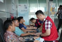 KAI Sumut menggelar donor darah dan pemeriksaan kesehatan gratis di empat stasiun besar