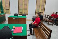 Terdakwa Habibi Akbar, mejalani sidang dakwaan terkait kasus ganja di PN Medan, Selasa (23/9/2025). Foto: Topikseru.com/Agustian