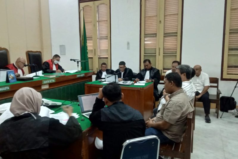 Tiga saksi dihadirkan memberikan keterangan, dalam kasus dugaan korupsi proyake jalan di Paluta, Rabu (24/9/2025). 
Foto: Topikseru.com/Agutian