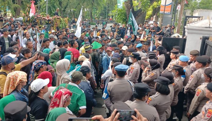 Hari Tani Nasional 2025: Wagub Sumut Lari Lewat Pintu Belakang Digeruduk Massa APARA