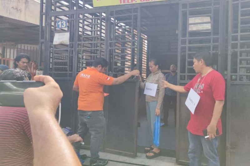 Penyidik Polsek Medan Baru menggelar pra rekonstruksi kasus kematian jurnalis Medan, Nico Saragih. 