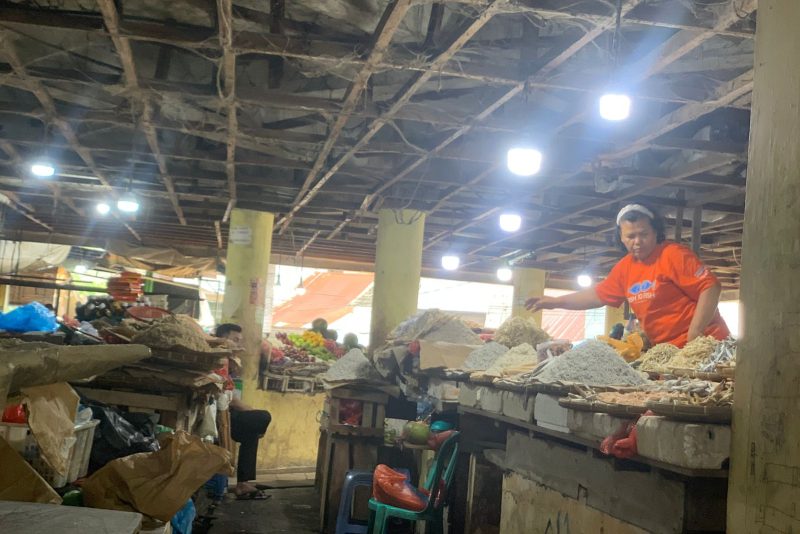 Aktivitas pedagang di Pasar Pringgan, Jln Iskandar Muda, Kecamatan Medan Baru, Kota Medan, Sumatera Utara, Jumat (26/9/2025), Foto: Topikseru.com/Agus Sinaga