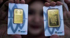 Harga emas Antam itu turun Rp 2.000 jika dibandingkan dengan harga pada Sabtu (30/8/2025) yang berada di level Rp 1.980.000 per gram.