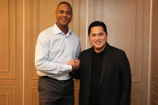 Ketua Umum PSSI Erick Thohir (kanan) bersama Patrick Kluivert. Foto: Dok. Erick Thohir