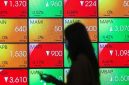 Indeks Harga Saham Gabungan (IHSG) parkir di zona merah hari ini. Pelemahan IHSG terjadi setelah pengumuman perombakan menteri Kabinet Merah Putih oleh Presiden Prabowo Subianto.