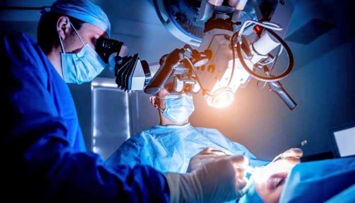 Dokter di China Angkat Cacing Hidup 18 Cm dari Otak Pria, Masuk Lewat Ular Mentah