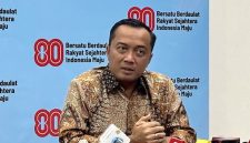 Menteri Sekretaris Negara Prasetyo Hadi, yang juga Juru Bicara Presiden RI, menjawab pertanyaan wartawan di Istana Kepresidenan RI, Jakarta, Kamis (28/8/2025).