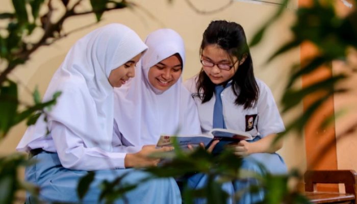 Kunci Jawaban Bahasa Indonesia Kelas 11 SMA/MA/SMK/MAK Halaman 44-47: Memahami Isi Teks Berita