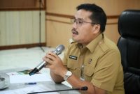 Sekretaris Daerah Provinsi Sumut Togap Simangunsong memimpin rapat koordinasi ketersediaan pasokan dan harga komoditas pangan untuk Makan Bergizi Gratis di Kantor Gubernur Sumut, Selasa (14/10/2025).
