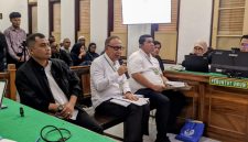 Mantan Pj Sekda Pemprovsu, Effendy Pohan dihadirkan bersama saksi lainnya memberikan keterangan terkait dugaan suap proyek Jalan Hutaimbaru-Sipiongot di Paluta, Rabu (1/10/2025). Foto: Topikseru.com/Agustian