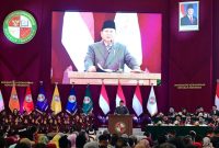 Presiden RI Prabowo Subianto berbicara pada Sidang Senat Terbuka di Universitas Kebangsaan Republik Indonesia (UKRI) di Trans Convention Centre, Kota Bandung, Jawa Barat, Sabtu (18/10/2025).