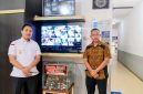 Kepala Kesatuan Pengamanan Rutan Kelas I Medan, Muhammad Harun Al Rasyid bersama Kepala Perwakilan Ombudsman Sumut, Herdensi Adnin. Foto: Topikseru.com/Muchlis