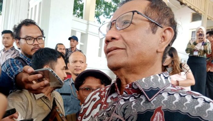 Mahfud MD Siap Dipanggil KPK Soal Dugaan Korupsi Proyek Kereta Cepat Whoosh: Kalau Dipanggil, Saya Datang!