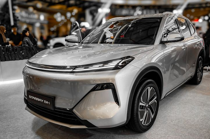 Geely luncurkan 7 model Indonesia