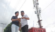 Sebagai bagian dari komitmen Telkomsel dalam menghadirkan pemerataan akses layanan komunikasi digital hingga pelosok negeri, Telkomsel terus memperluas jangkauan jaringan 4G LTE di wilayah Sumatera Utara. Kali ini, Telkomsel resmi menghadirkan infrastruktur jaringan baru di tiga desa di Kabupaten Karo, yakni Desa Pernantin, Desa Kutagugung, dan Desa Mbal-Mbal Petarum.