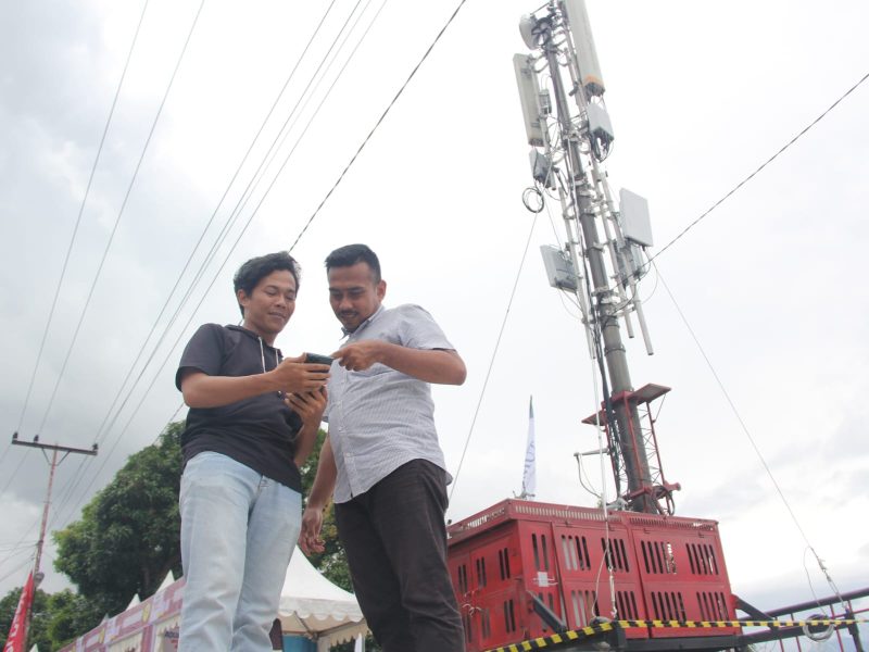 Sebagai bagian dari komitmen Telkomsel dalam menghadirkan pemerataan akses layanan komunikasi digital hingga pelosok negeri, Telkomsel terus memperluas jangkauan jaringan 4G LTE di wilayah Sumatera Utara. Kali ini, Telkomsel resmi menghadirkan infrastruktur jaringan baru di tiga desa di Kabupaten Karo, yakni Desa Pernantin, Desa Kutagugung, dan Desa Mbal-Mbal Petarum.