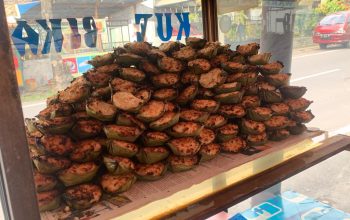 Kue Bika Bakar Amak Nurmalis