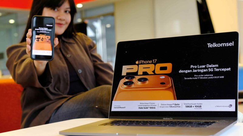 Pre-order iPhone 17 x Telkomsel: Pelanggan Telkomsel dapat melakukan pre-order iPhone 17 Series dengan Paket Bundling Halo+ hanya Rp777.000 untuk mendapat beragam benefit pada 10 Oktober 2025.