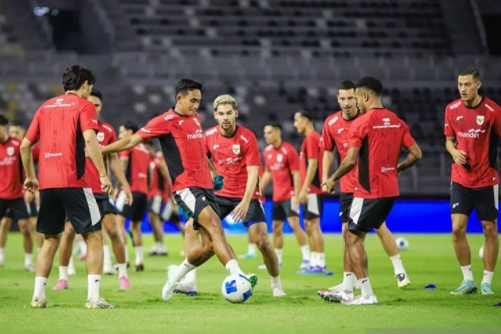 Pemain timnas Indonesia melakukan selebrasi gol dalam kemenangan 6-0 atas Taiwan pada laga FIFA Match Day di Stadion Gelora Bung Tomo (GBT), Surabaya, Jumat (5/9/2025). 