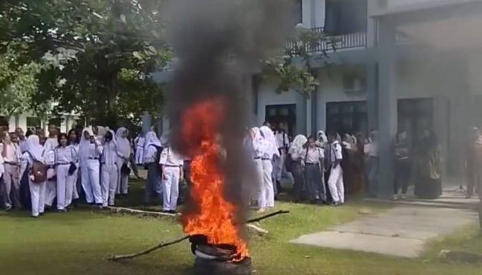 Usai Aksi Bakar Ban, Suasana SMKN 3 Sibolga Kembali Kondusif, Kepsek: Semua Tuntutan Siswa Sudah Dituntaskan