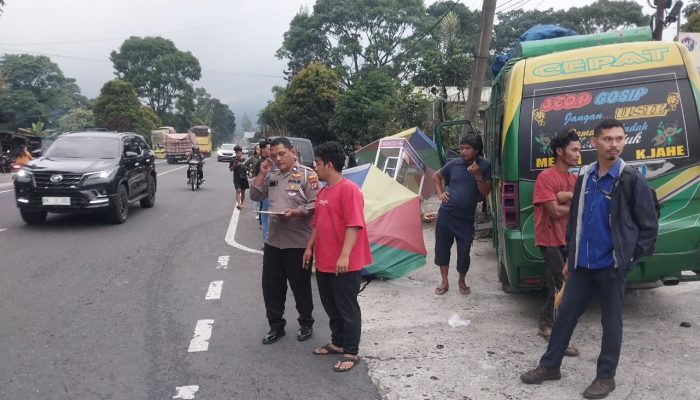 Kecelakaan Maut di Jalur Medan-Berastagi! Dua Pedagang Luka Usai Diseruduk Mobil Hilang Kendali di Depan SPBU Sukamakmur