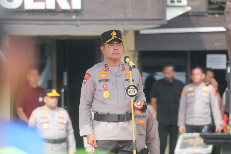Kapolda Sumatera Utara Irjen Pol Whisnu Hermawan Februanto memimpin langsung Sertijab Kapolrestabes Medan dan Dirresnarkoba Polda Sumut. Foto: Dok.Humas Polda Sumut