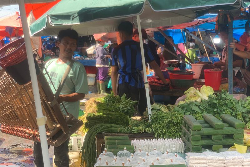 Suasana di Pasar Simpang Limun, Kota Medan, Sabtu (11/10/2025). 