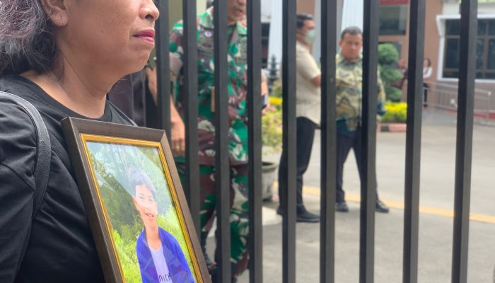 ARMI Demo Pengadilan Militer Medan, Protes Vonis Ringan Aparat TNI dalam Kematian Remaja 15 Tahun