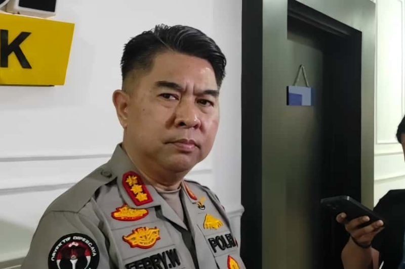 Kabid Humas Polda Sumut Kombes Pol Dr. Ferry Walintukan menjelaskan, Kapolrestabes Medan telah menelepon langsung Iskandar dan menyampaikan permintaan maaf atas insiden salah tangkap di pesawat Garuda GA-193. Foto : Topikseru.com/Mangara Wahyudi