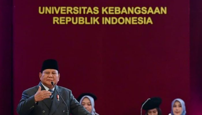 Prabowo Singgung ChatGPT dan AI di Wisuda UKRI: “Enak Sekali Kalian, Zaman Saya Dulu Enggak Ada!”