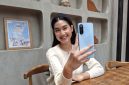 Tren digital di Indonesia terus berkembang pesat. Berdasarkan laporan Digital 2025 Indonesia, lebih dari 75% masyarakat kini menggunakan smartphone untuk mendukung aktivitas harian, dan 97% di antaranya aktif di media sosial.