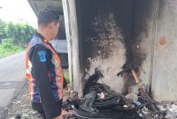 KAI Divre I Sumut mengimbau masyarakat untuk tidak membakar sampai di sepanjang jalur KA. Foto: Dok.KAI Sumut